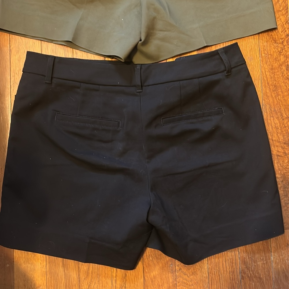 WHBM 5” shorts. 1 black and 1 green - Picture 5 of 6